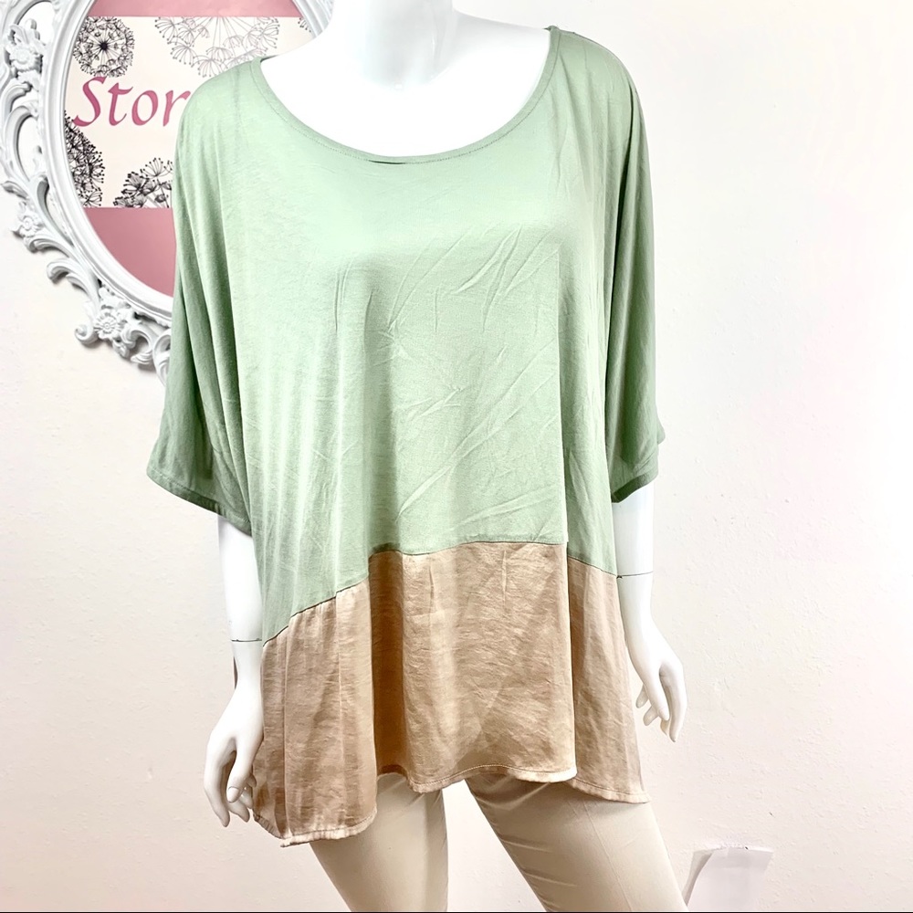 Nurture / Oversized Butterfly Green Gold Blouse